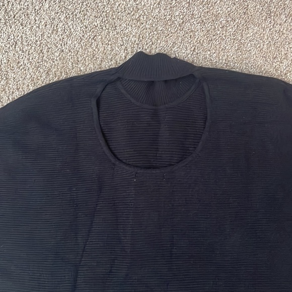 BRAND NEW Sweater - Picture 4 of 4